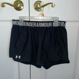 Women’s under armor shorts with pockets